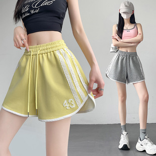 ��ʽ�㽶���Sɫ�\�Ӷ�ѝŮ�ļ�2025�¿�С���Ӹ����@�����e��ѝ��