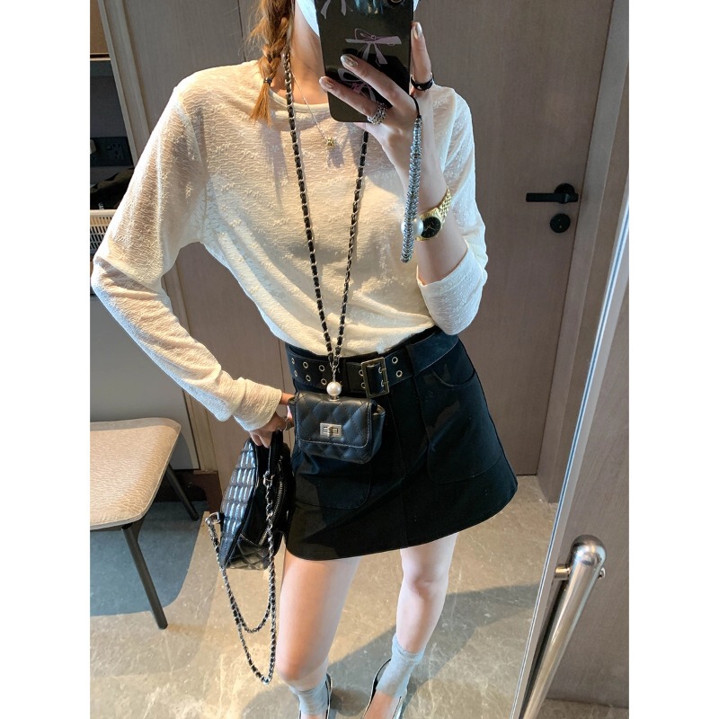 Moreover, the new autumn Korean-style lace jacquard textured round-neck loose slimming long-sleeve T-shirt MQ1708