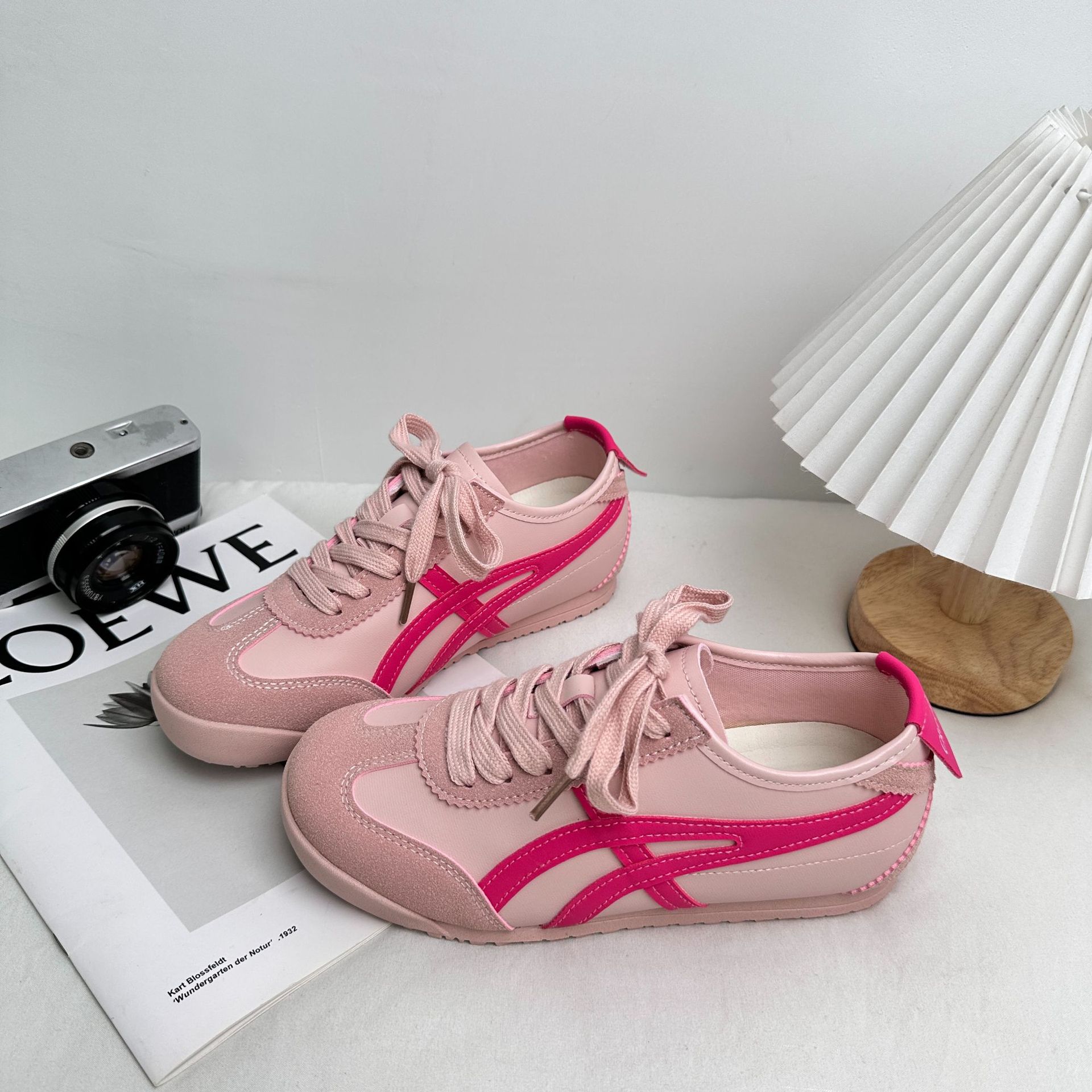A9897 Plantillas de látex/zapatos de tablero A-Gump ligeros zapatos de mujer 2025 nuevos zapatos blancos estilo Hong Kong zapatos de entrenamiento alemán image 5