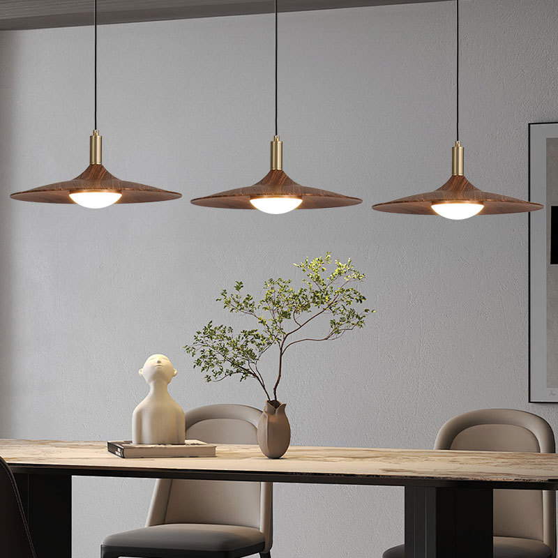 Lámpara de restaurante japonesa de estilo japonés de estilo clásico retro lámpara de platillo volador bar estilo medieval color nuez sala de té mesa de comedor lámpara de tres cabezas