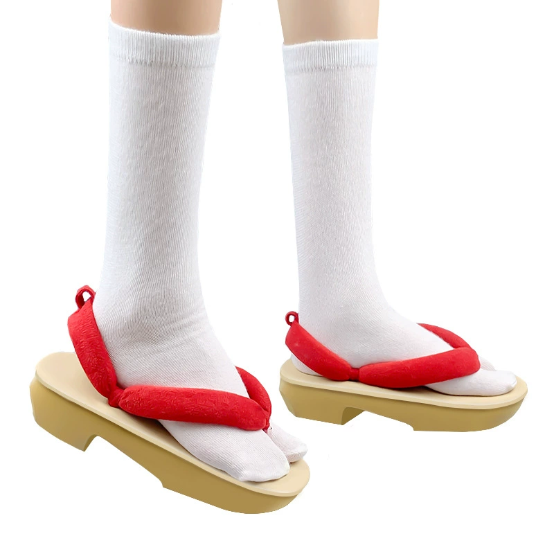 Трава с мягким дном с травяным лезвием, чтобы убить лезвие, деревянный ботинок, туфель, тога, бобы, бабочка,