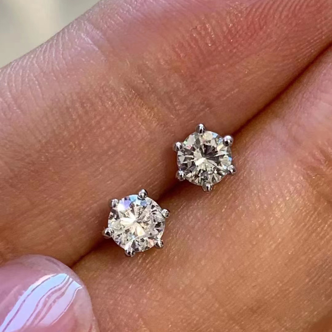 Classic earrings
