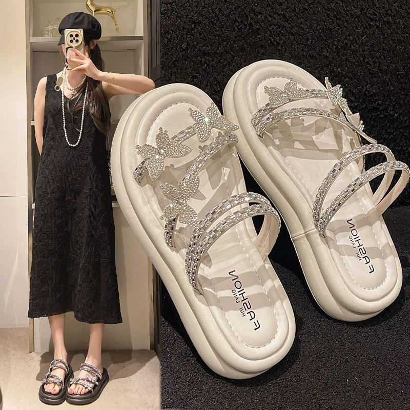 Женские тапочки на толстой подошве для улицы, лето 2025, новые сказочные тапочки с бабочками и стразами, с юбкой, сандалии на два варианта ношения