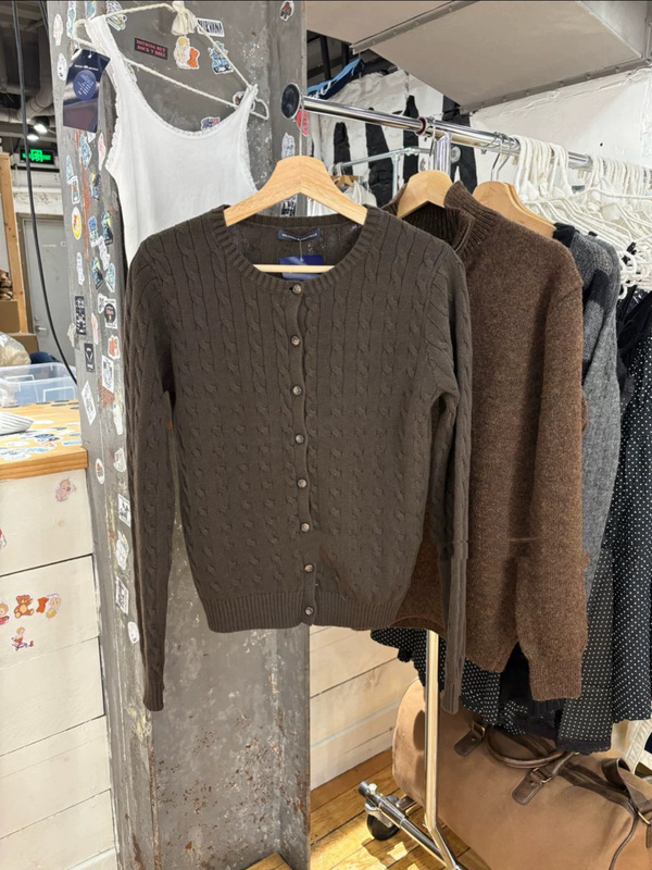 Bm Style Retro Brown Twist Cardigan Sweater Women's Bm Autumn and Winter Slim Button Round Neck Casual Knitted Jacket Bm Style Retro Brown Twist Cardigan Sweater Women's Bm Autumn and Winter Slim Button Round Neck Casual Knitted Jacket