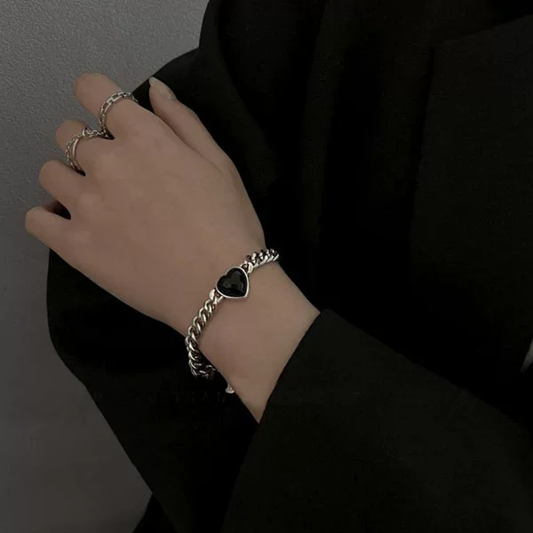 Black Love Stainless Steel Necklace Women's European and American Geometric Metal Clavicle Chain Cold Style Necklace Personalized Punk Accessories
