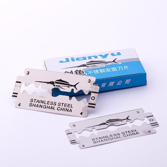 供应剑鱼牌81-S不锈钢双面刀片老式剃须刀刮胡刀片/挂版100片