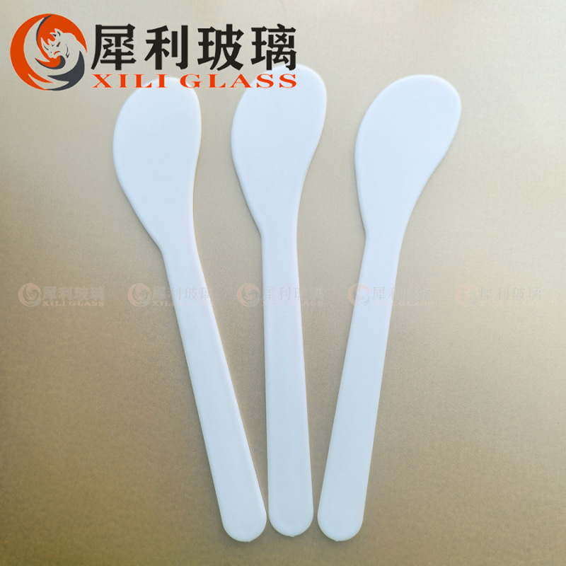 化粧品のプラスチックのスプーンのクリームは分けてスプーンのクリームのアイクリームを剃ります。|undefined