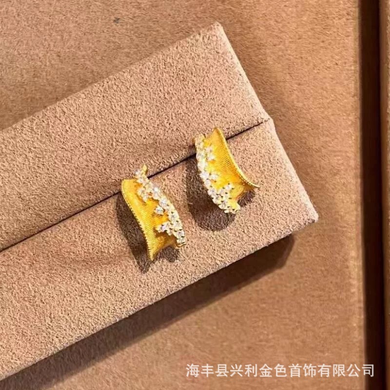 Elegant Starry Sky Earrings with Star-Patterned Brushed Design and Rhinestones, Ancient-Style Earrings for Women, Starry Sky Fashion and Elegance Elegant Starry Sky Earrings with Star-Patterned Brushed Design and Rhinestones, Ancient-Style Earrings for Women, Starry Sky Fashion and Elegance