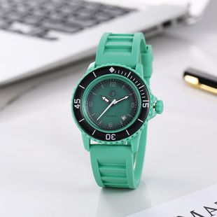 �羳������r����Ů���z�ֱ����s���e�W����H�՚vʯӢ������l