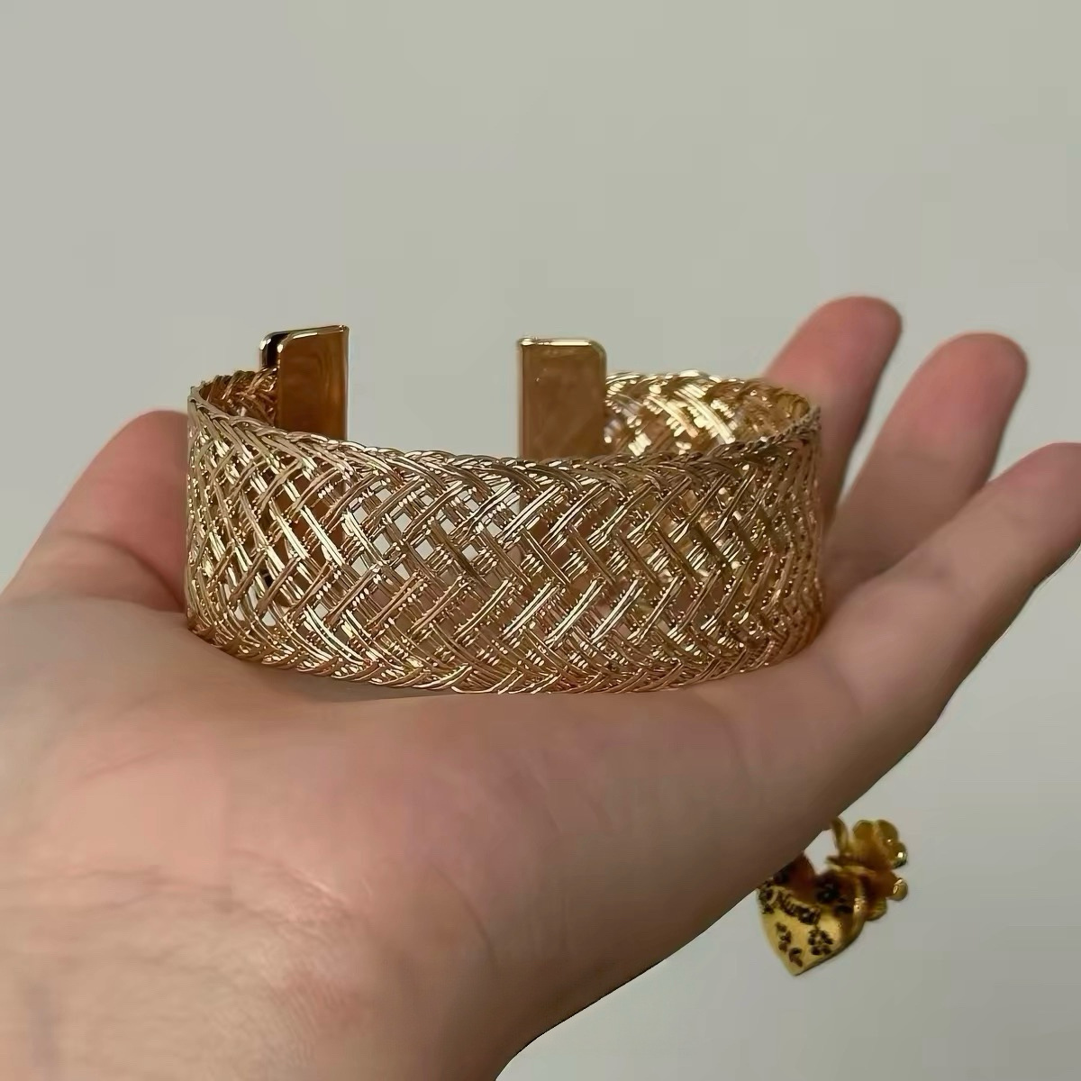 Golden woven bracelet, material