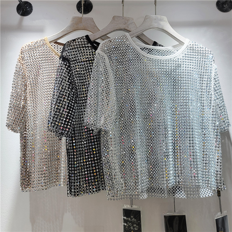 El nuevo producto europeo, la industria pesada, el diamante en caliente, la sensación de frío, el diamante estrellado, el cuello redondo, la blusa de manga corta, la camiseta transparente hueca image 1