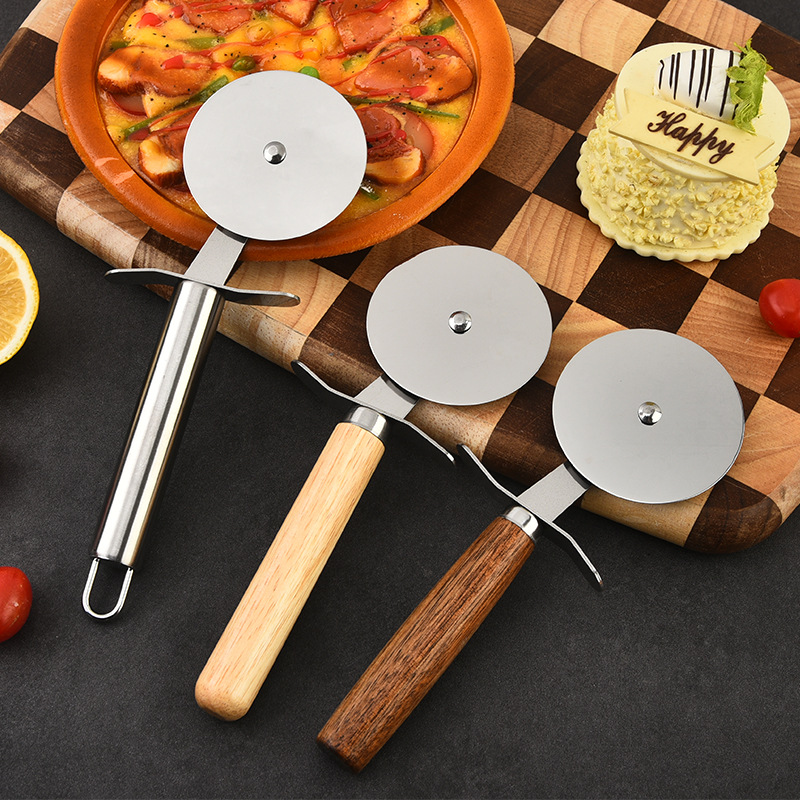 Fabricante cuchillo de pizza de acero inoxidable en stock mango de madera rodillo de pizza cuchillo de pizza herramientas de corte de pizza panquequeque cuchillo de pizza rueda de pastel