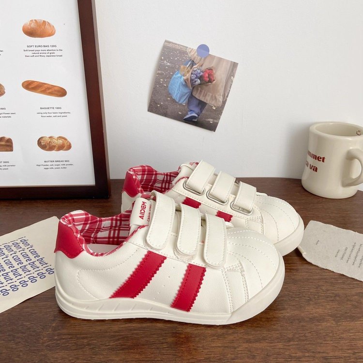 Zapatos deportivos de estilo japonés de estilo académico de velcro de mujer rojo blanco cuadrado interior de color contrastante retro zapatos blancos suaves