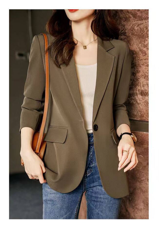 Áo vest nữ dáng suông cổ vest tay dài phong cách thanh lịch — Màu kaki, màu trắng nhạt, màu đen, Chất liệu chần bông dày màu kaki chi tiết 9