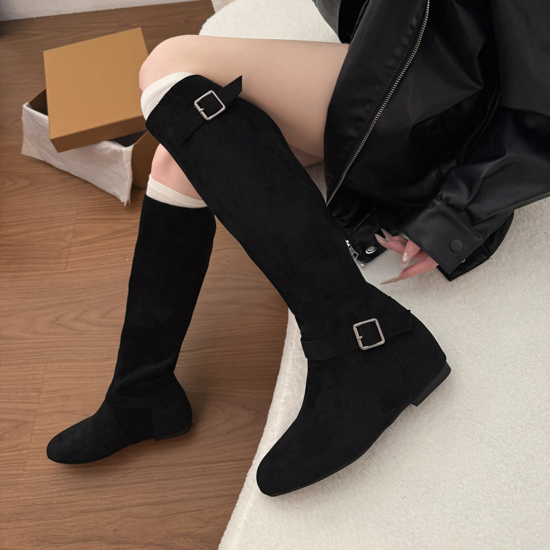 Inner height-increasing western retro-style high boots with belt buckle, 2026 autumn and winter new model, slim-fit wide calf flat shoes Inner height-increasing western retro-style high boots with belt buckle, 2026 autumn and winter new model, slim-fit wide calf flat shoes