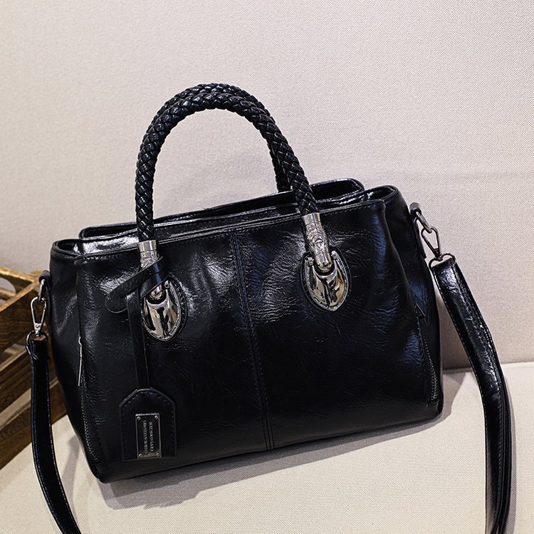 European and American retro women's bag trend, new cross-border hand-held shoulder crossbody bag made of oil wax leather for export, one piece, global consignment undefined