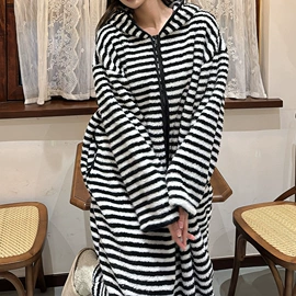 罩衣;睡袍、浴袍;浴袍