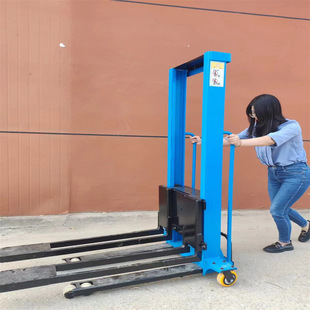Hydraulic Lifting, Loading, Handling and Stacking Truck New Station Driving Forklift Electric Self-propelled Four-wheel Forklift