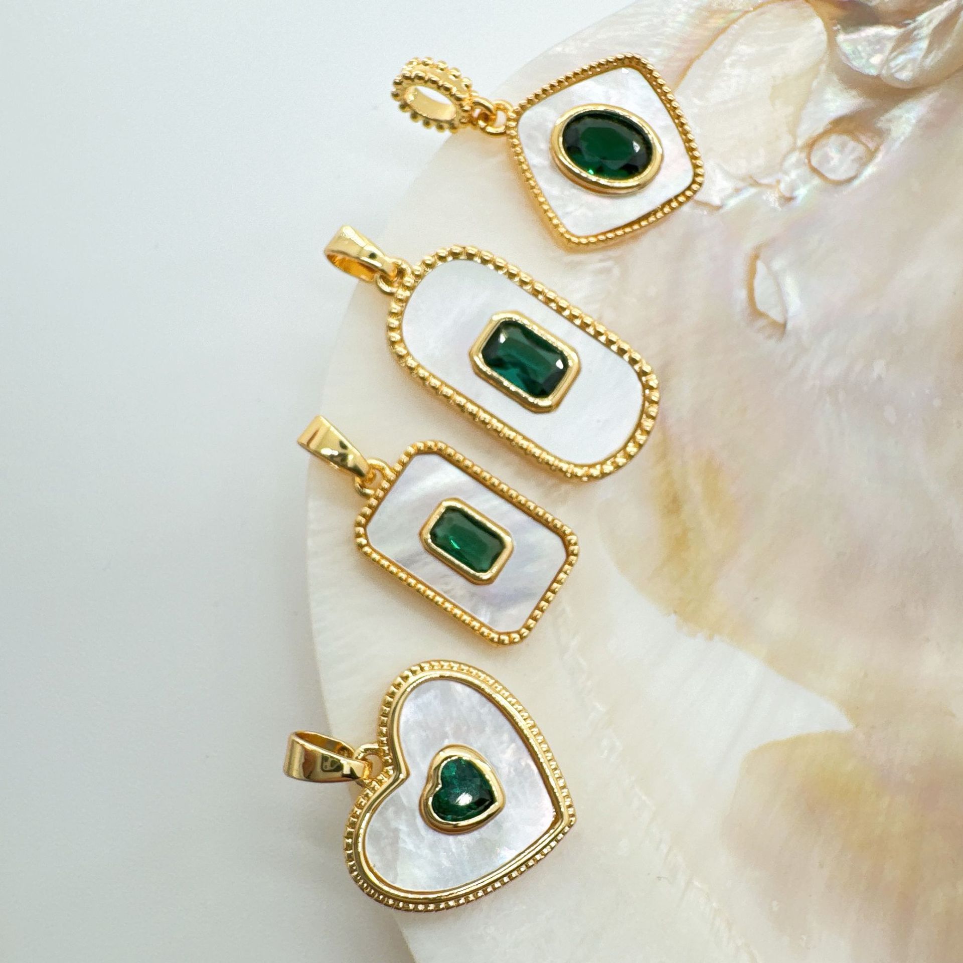 7g Weight Pendant Jewelry Making Type Zircon Inlay Material DIY Jewelry Accessories Classification 1 Piece Quantity Copper Material Color Block Pattern Inlay Design Simple Style, Classic Style Style 1 Piece Copper Zircon Color Block Pendant 10