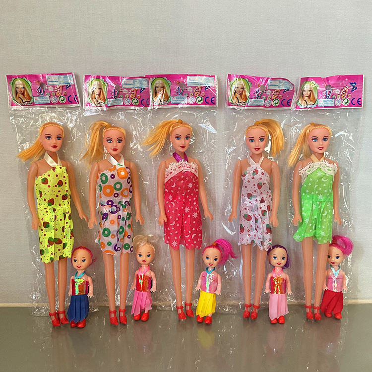 Venta caliente OPP bolsa barato Yi Tian Barbie Doll Girl muñeca de juguete puesto femenino Premio 1 yuanes