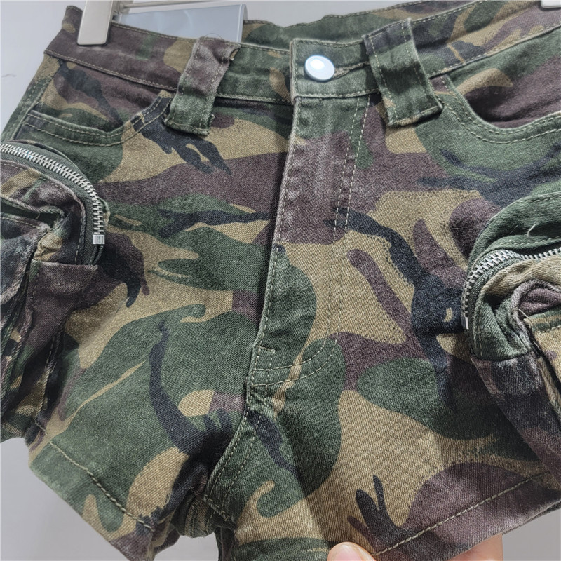 Pantalones Cortos de Cargo de Camuflaje con Bolsillos Tridimensionales de Mezclilla de Poliéster image 3