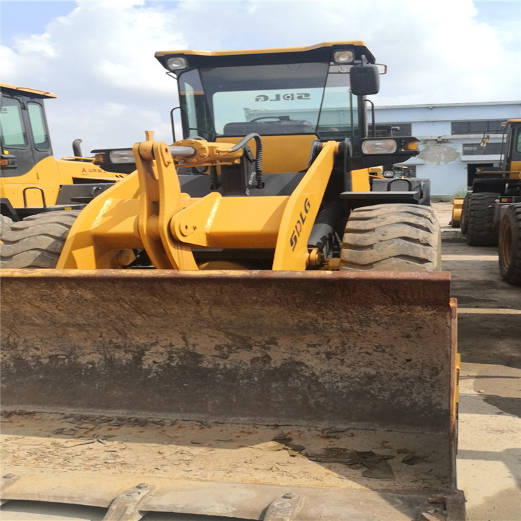 广东韶关 汕头附近出售龙工 柳工 徐工30、50二手铲车 卡特二手装