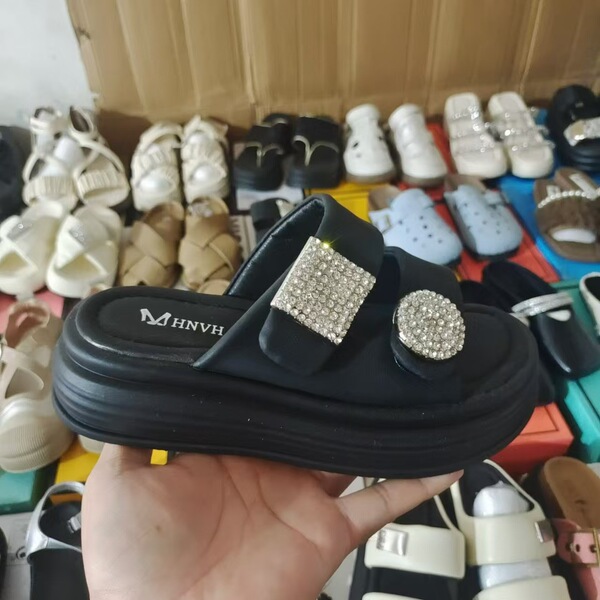 Beach fashionable non-slip casual universal slippers with…