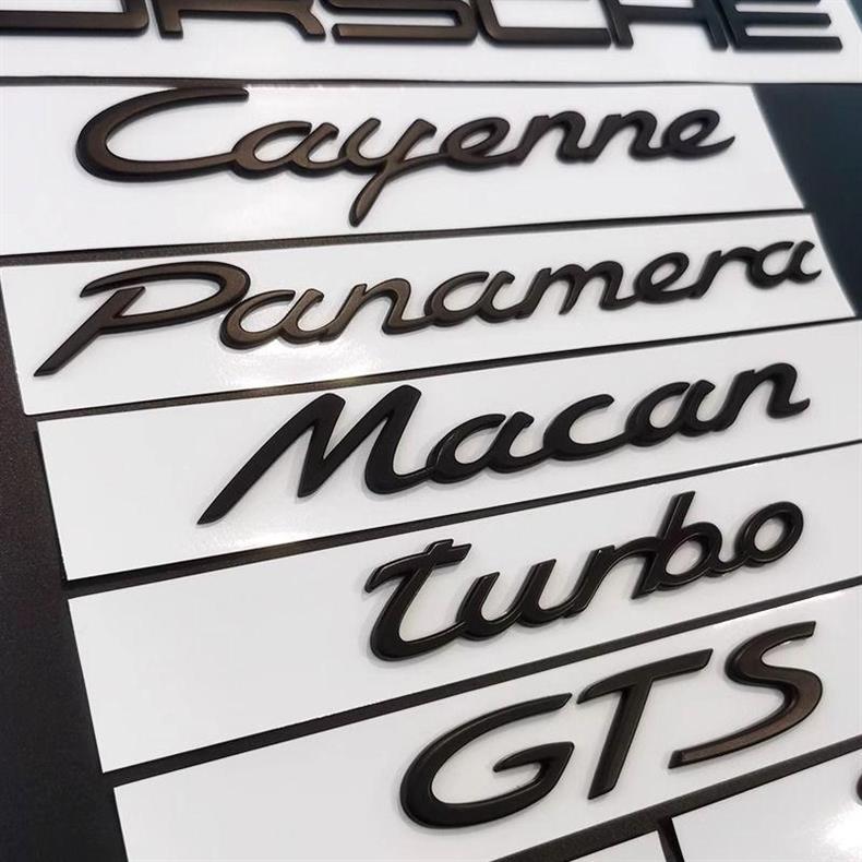 Porsche Panamera, Macan, Cayenne Turbo – blacked-out black lettering for the rear emblem