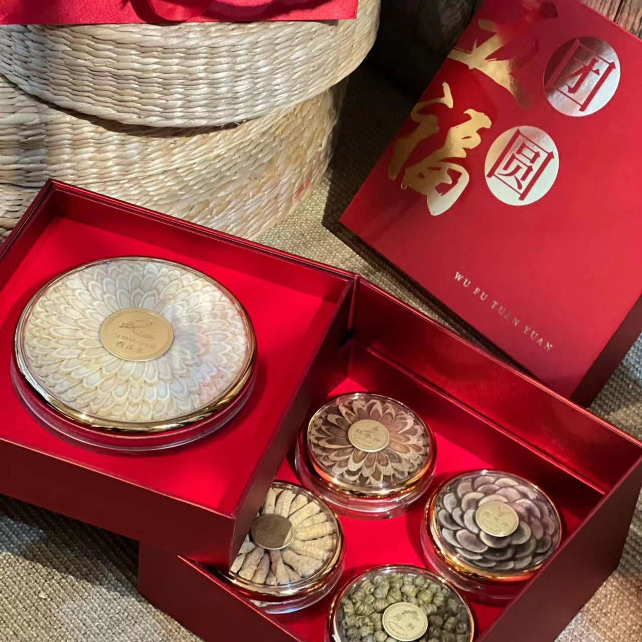 American Ginseng Gift Box Hua Qi Shen Premium Herbal Gift Set for Elders Festive Wellness Present in use