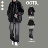 Black jacket + black long T + jeans smoky gray