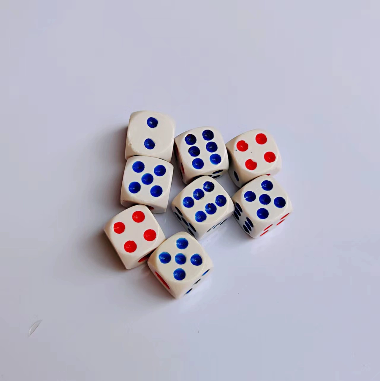 Пластиковые кости, 14 мм, оптовая