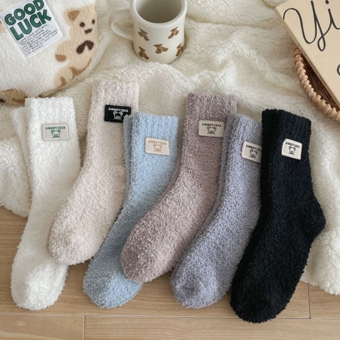 Calcetines de Piso de Tubo Medio para Mujer de Poliéster Térmicos y Antiolor para el Hogar en Invierno