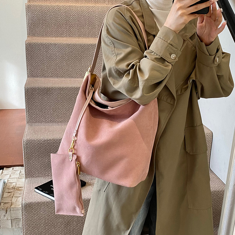 Transfronterizo 2025 otoño y invierno nuevo bolso de balde de moda bolso de mano casual de mujer gran capacidad mochila de viaje mate