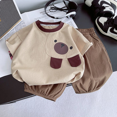 男の子の夏服の半袖セット2025新型子供の夏の洋風の2つのセットの赤ちゃんの漫画のカジュアルな服のファッション
