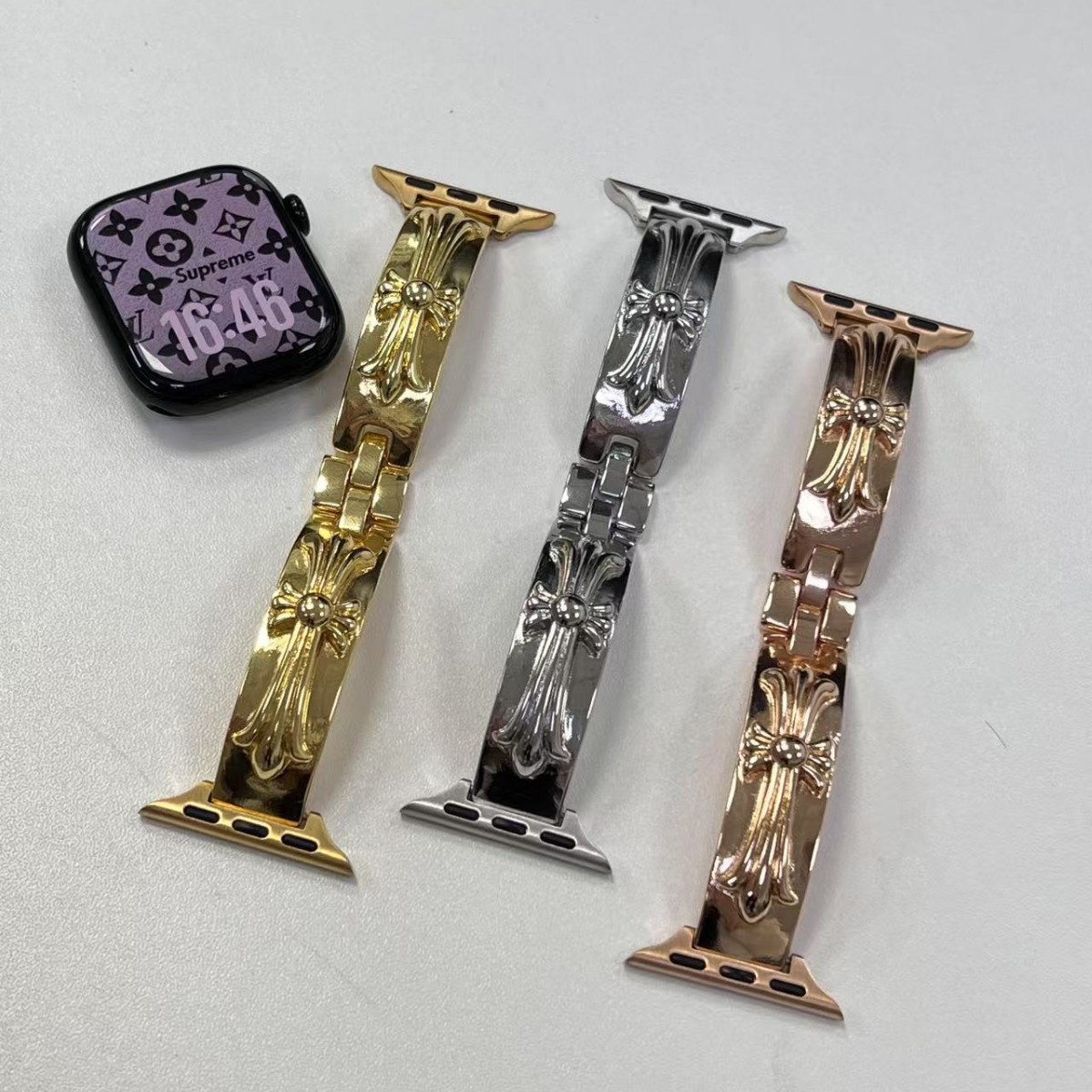 Suitable for Apple Watch Strap S10 Generation Apple Women's Iwatch9 Crow Heart Bracelet Style Summer