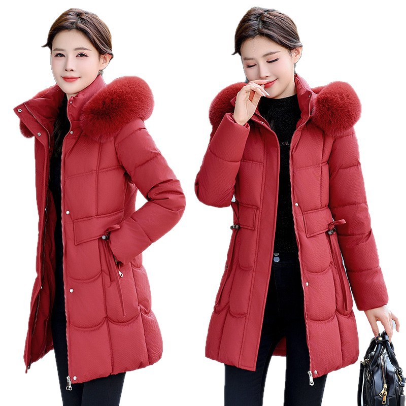 Gran cuello de cabello nueva chaqueta de algodón 2025, chaqueta de invierno media y larga chaqueta de algodón encapuchado cintura cuerda delgada y gruesa ropa de algodón mujer