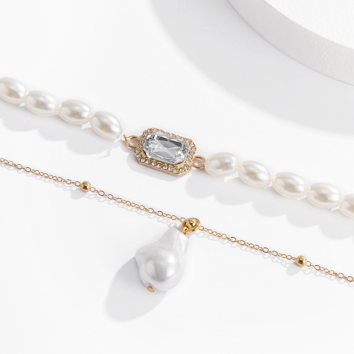 Retro Baroque Special Shaped Pearl Metal Necklacepicture8