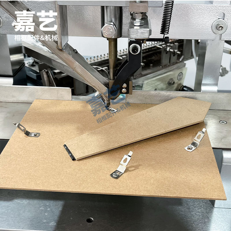 Decorative Picture Frame Snap-On Mounting Machine, Automatic and Precise Fastening, Stable and Non-Detachable, Specialized Equipment for Mass Production of Picture Frames
