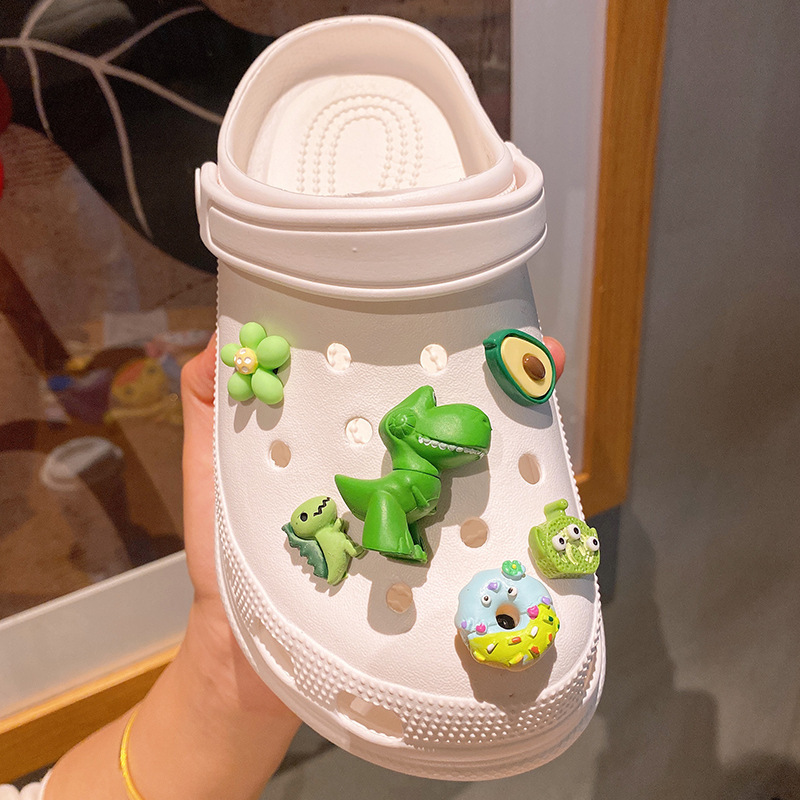 【売れ筋商品入荷】バズ・ライトイヤー ストロベリーベア 多用途 DIY アクセサリー 装飾 取り外し可能なホールシューズ バックル 靴の花|undefined