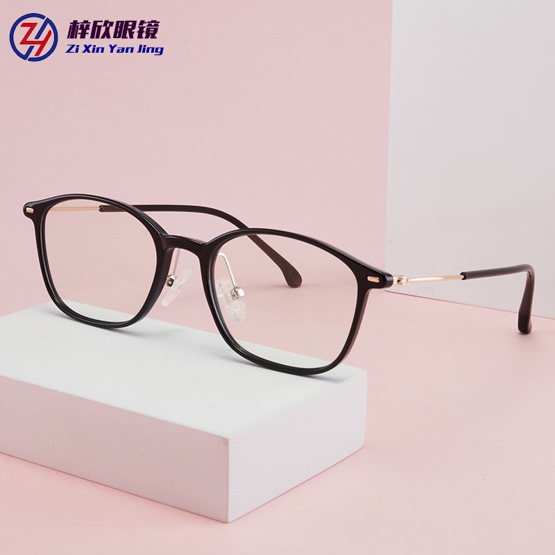 Small fresh universal glasses
