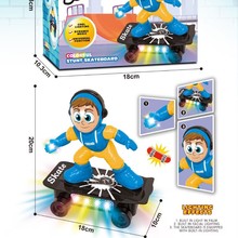 超人翻滚男孩滑板车电动万向灯笼灯光音乐特技特技车儿童玩具车子