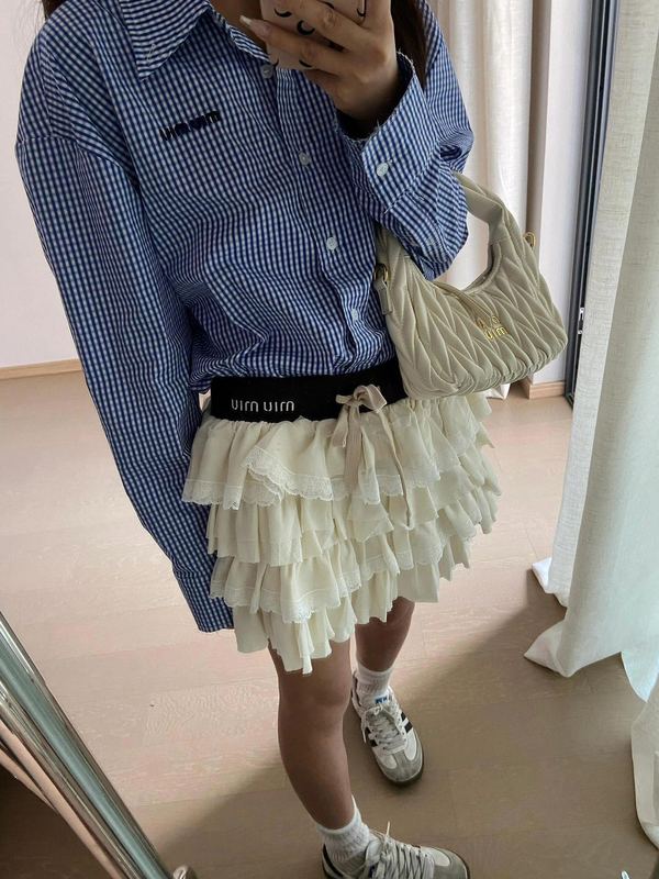 ミウ家グレー系文字刺繍知性系重ね着チェック柄シャツバレエガールパフスカートセット|undefined