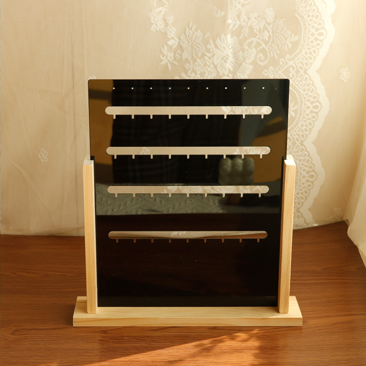 �������ɰ�ʵľ����չʾ�����Ʒ���мܰ�̯���μܶ���չʾ����ʽ