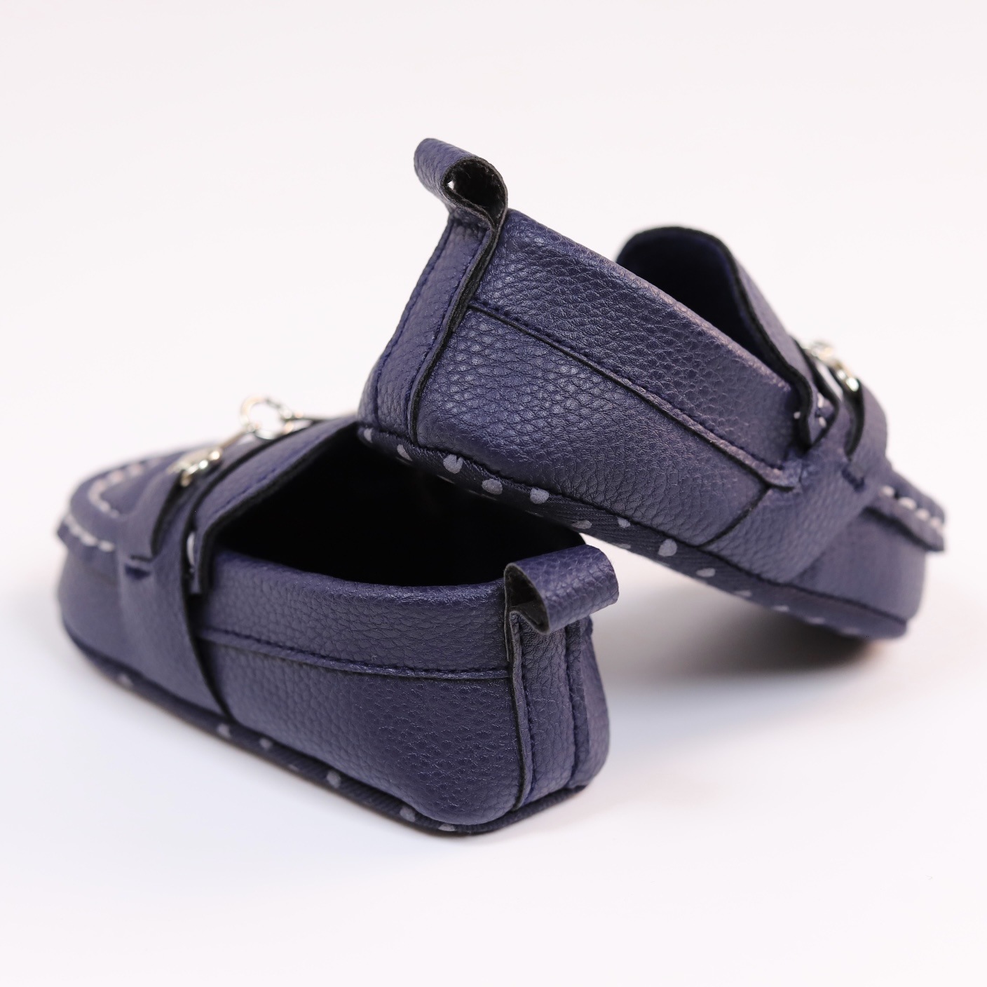 Primavera y otoño bebé niño zapatos antideslizantes ligeros zapatos para caminar cadena de hierro niños niñas mocasines zapatos de bebé