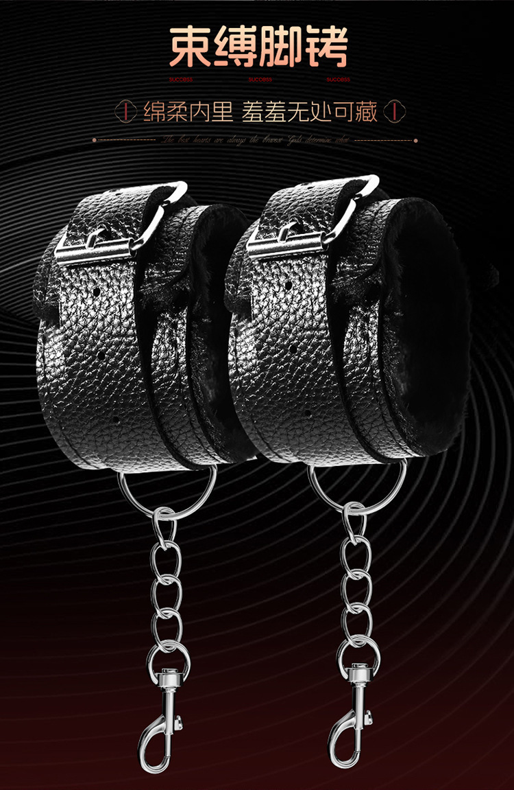 SM Bondage Restraint Set with Handcuffs, Ankle Cuffs and Collar in Black — detail image 7