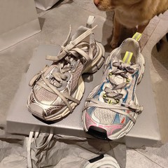 9代は古い3xlのお父さんの靴の男女をして色を拭きます。