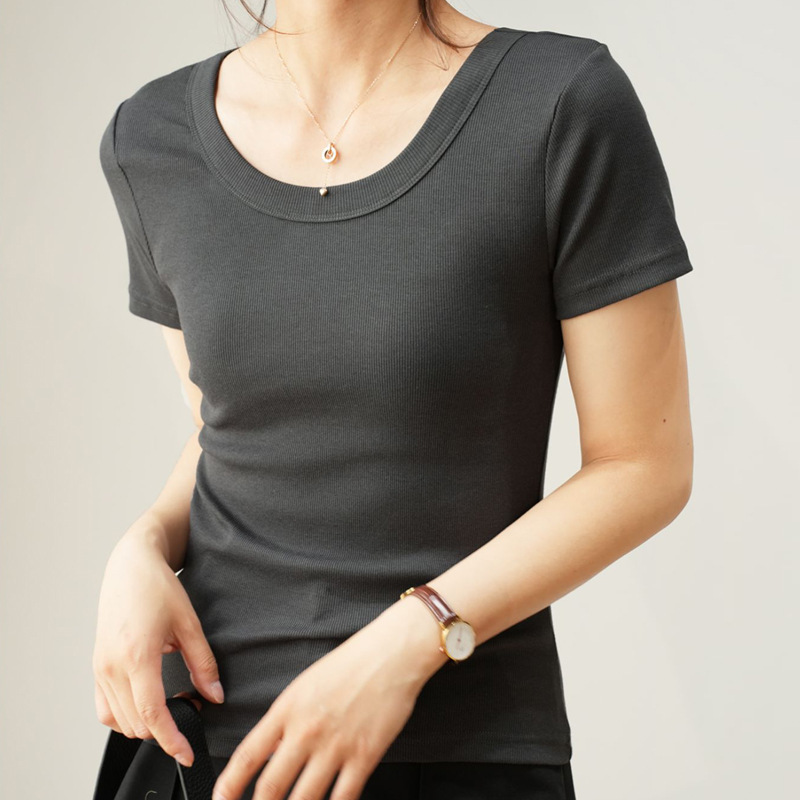 厳選された上質な綿素材のUネックTシャツ レディース 半袖 2025年夏新作 ゆったりとした着痩せ効果のある高級感のあるTシャツ トップス インナー|undefined