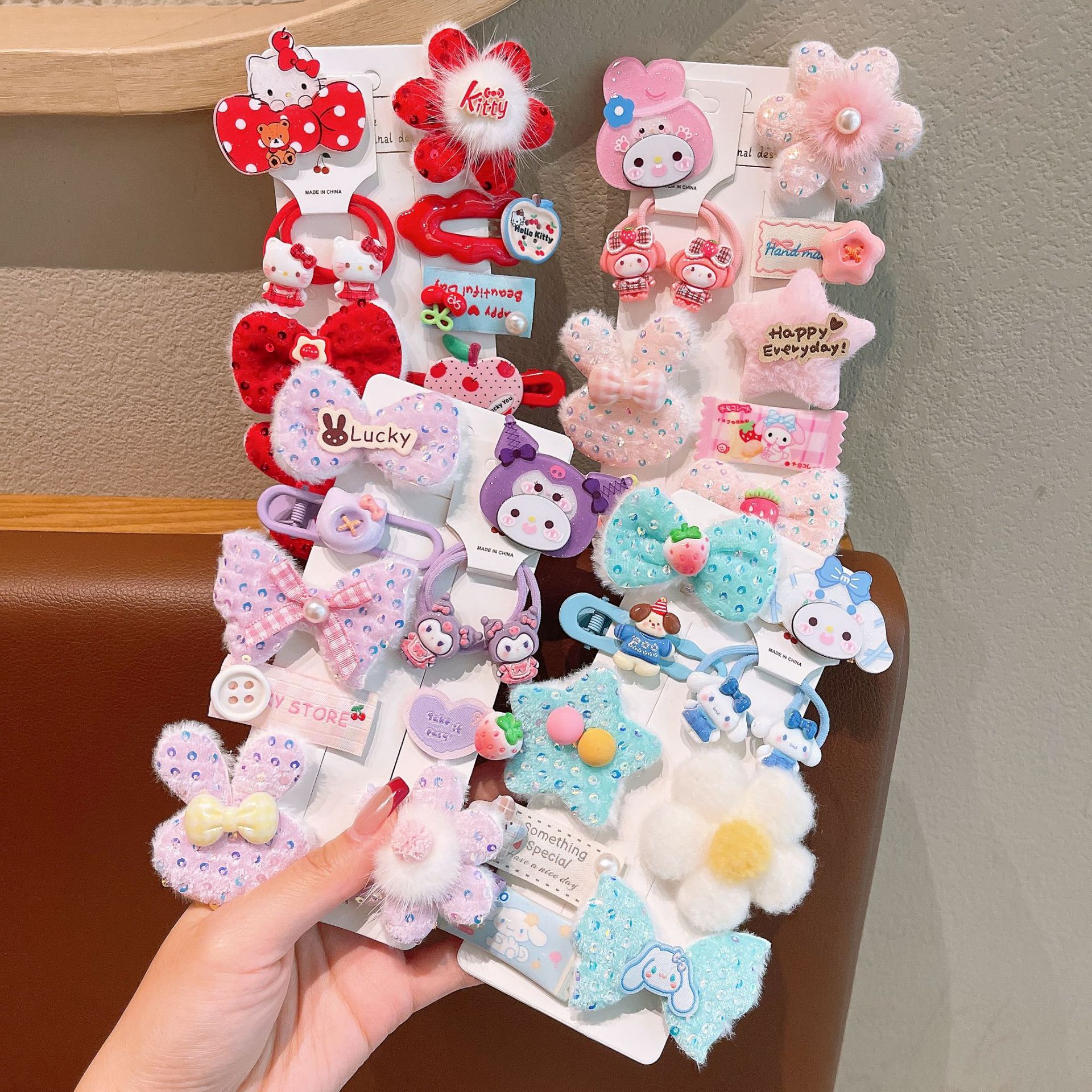 Otoño y invierno peludo clip para el cabello niñas adorables accesorios para el cabello niñas tarjetas de cabello tiernas clip para el cabello de niños