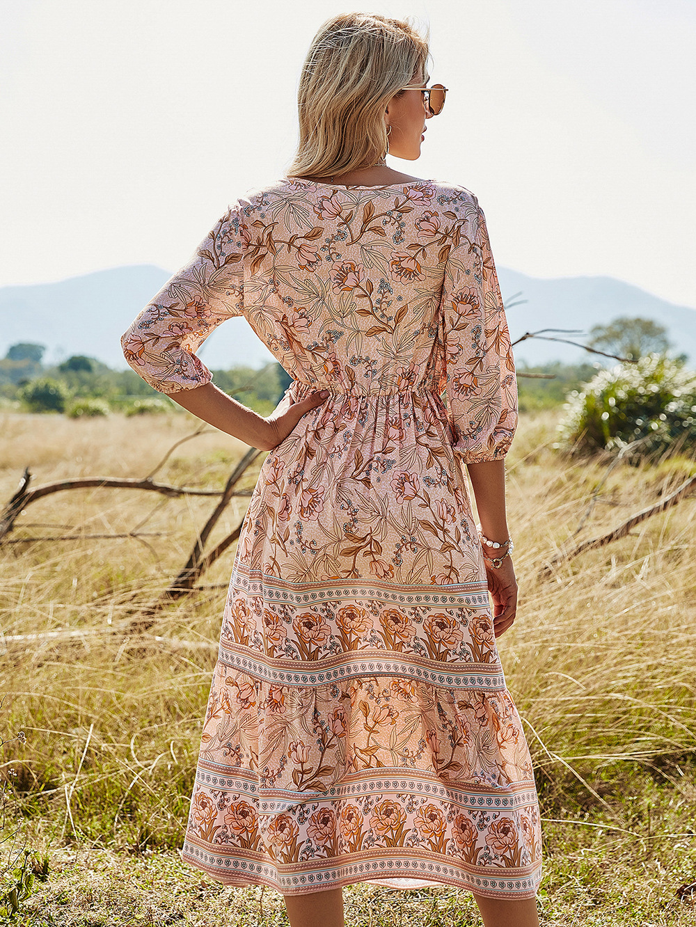 Vestido bohemio de cintura alta con cuello en V NSDF23858