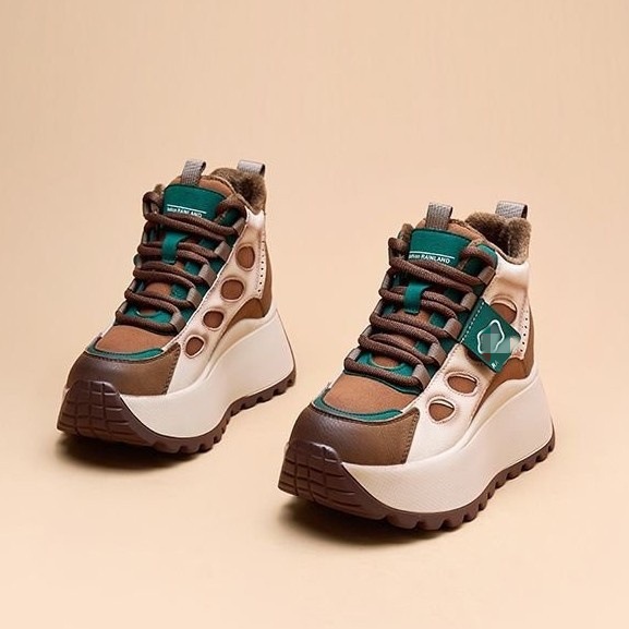 Zapatos cómodos y cálidos de alta altura para mujeres 2026 invierno de terciopelo cálido del noreste pequeño zapatos deportivos de algodón casuales negros image 5
